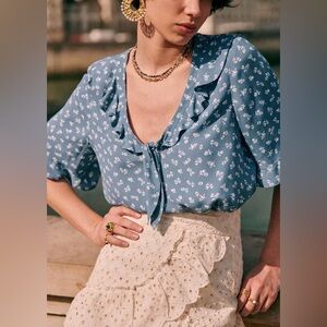 Sézane Pomme blue white floral short sleeve tie top 46 14